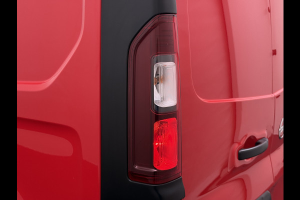 Opel Vivaro D126pk L2H1 D. C Dubbele Cabine Euro 6 Navi Airco Trekhaak Camera Cruise Control Bluetooth Pdc 5-Persoons Betonplex Vloer Wandbetimmering Schuifdeur Regen-Lichtsensor 1.6CDTI 1e Eigenaar Origineel Nederlandse Auto Dealeronderhouden 2.000kg trekvermogen