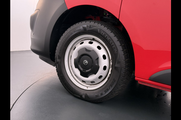 Opel Vivaro D126pk L2H1 D. C Dubbele Cabine Euro 6 Navi Airco Trekhaak Camera Cruise Control Bluetooth Pdc 5-Persoons Betonplex Vloer Wandbetimmering Schuifdeur Regen-Lichtsensor 1.6CDTI 1e Eigenaar Origineel Nederlandse Auto Dealeronderhouden 2.000kg trekvermogen