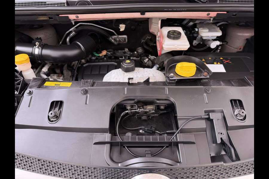 Opel Vivaro D126pk L2H1 D. C Dubbele Cabine Euro 6 Navi Airco Trekhaak Camera Cruise Control Bluetooth Pdc 5-Persoons Betonplex Vloer Wandbetimmering Schuifdeur Regen-Lichtsensor 1.6CDTI 1e Eigenaar Origineel Nederlandse Auto Dealeronderhouden 2.000kg trekvermogen
