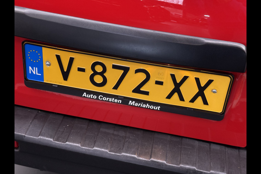 Opel Vivaro D126pk L2H1 D. C Dubbele Cabine Euro 6 Navi Airco Trekhaak Camera Cruise Control Bluetooth Pdc 5-Persoons Betonplex Vloer Wandbetimmering Schuifdeur Regen-Lichtsensor 1.6CDTI 1e Eigenaar Origineel Nederlandse Auto Dealeronderhouden 2.000kg trekvermogen