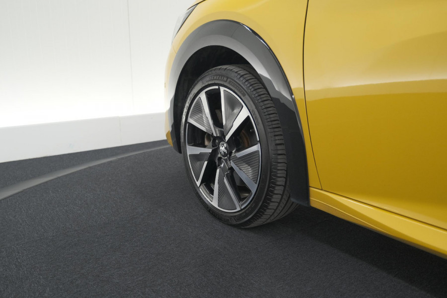 Peugeot e-208 EV GT Pack 50 kWh | Adaptieve Cruise Control | Camera | Alcantara Bekleding | Dodehoekdetectie