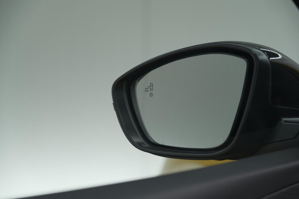 Peugeot e-208 EV GT Pack 50 kWh | Adaptieve Cruise Control | Camera | Alcantara Bekleding | Dodehoekdetectie