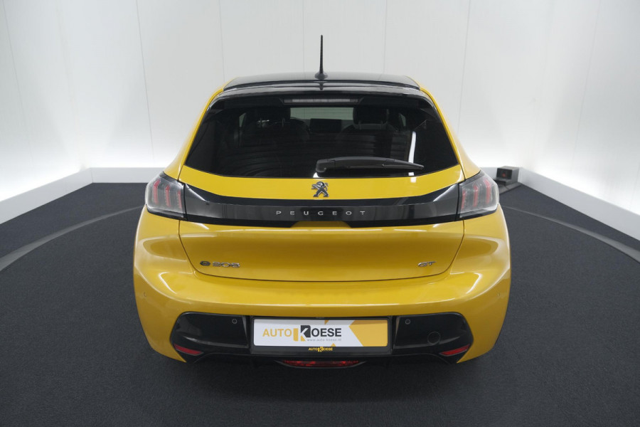 Peugeot e-208 EV GT Pack 50 kWh | Adaptieve Cruise Control | Camera | Alcantara Bekleding | Dodehoekdetectie