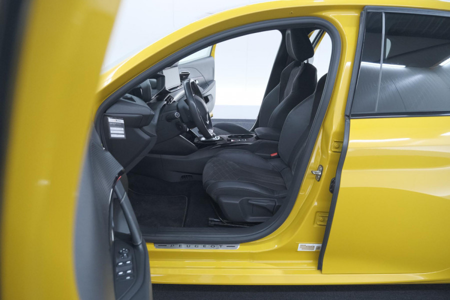 Peugeot e-208 EV GT Pack 50 kWh | Adaptieve Cruise Control | Camera | Alcantara Bekleding | Dodehoekdetectie