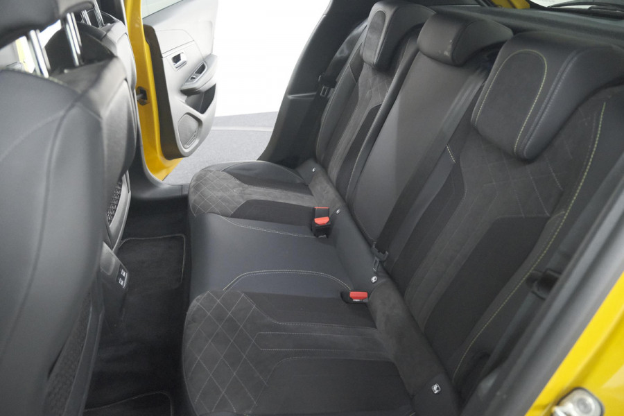 Peugeot e-208 EV GT Pack 50 kWh | Adaptieve Cruise Control | Camera | Alcantara Bekleding | Dodehoekdetectie