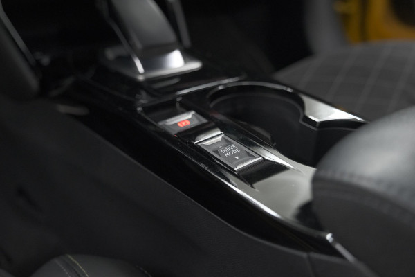 Peugeot e-208 EV GT Pack 50 kWh | Adaptieve Cruise Control | Camera | Alcantara Bekleding | Dodehoekdetectie