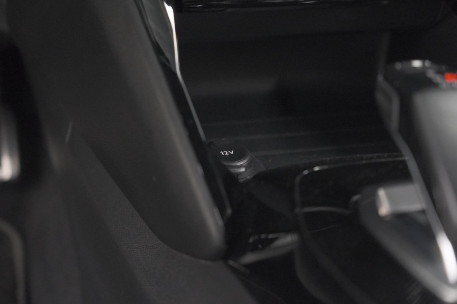 Peugeot e-208 EV GT Pack 50 kWh | Adaptieve Cruise Control | Camera | Alcantara Bekleding | Dodehoekdetectie