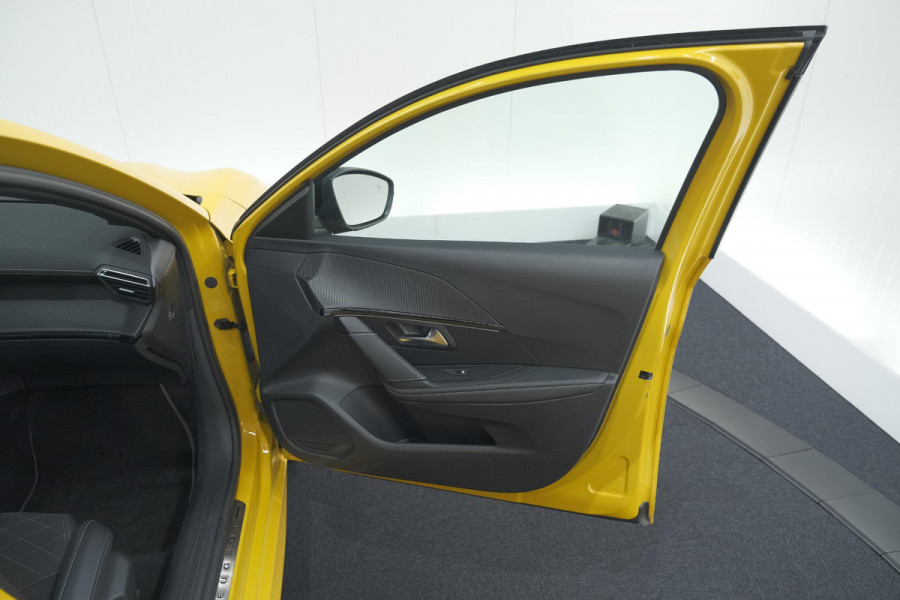 Peugeot e-208 EV GT Pack 50 kWh | Adaptieve Cruise Control | Camera | Alcantara Bekleding | Dodehoekdetectie