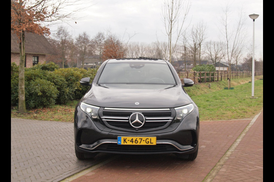 Mercedes-Benz EQC 400 4MATIC Business Solution AMG 80 kWh | SOH 95% | Panoramadak | Trekhaak | Sfeerverlichting | Camera |