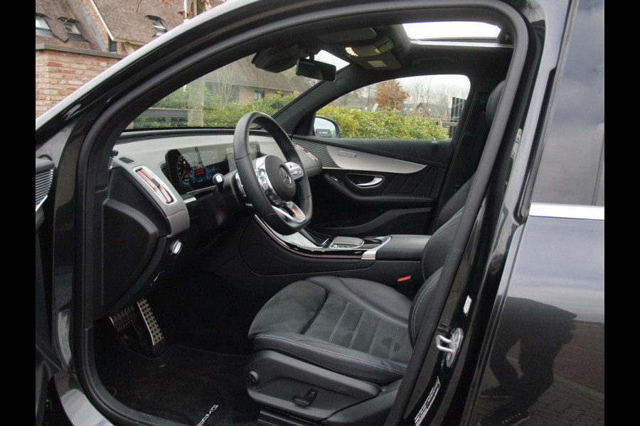 Mercedes-Benz EQC 400 4MATIC Business Solution AMG 80 kWh | SOH 95% | Panoramadak | Trekhaak | Sfeerverlichting | Camera |