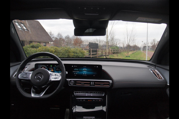 Mercedes-Benz EQC 400 4MATIC Business Solution AMG 80 kWh | SOH 95% | Panoramadak | Trekhaak | Sfeerverlichting | Camera |
