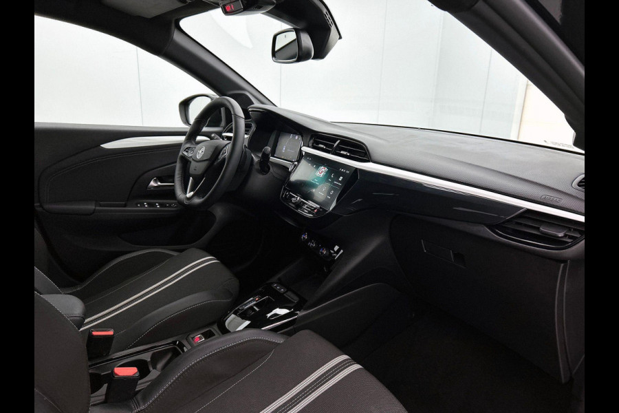 Opel Corsa 1.2 Turbo 136pk Automaat Hybrid GS | DEMO ! | Navigatie | Apple Carplay/ Android Auto | Camera | Parkeersensoren | Cruise Control | Stoel- en stuurverwarming | Airco | Lichtmetalen velgen | Getinte ramen