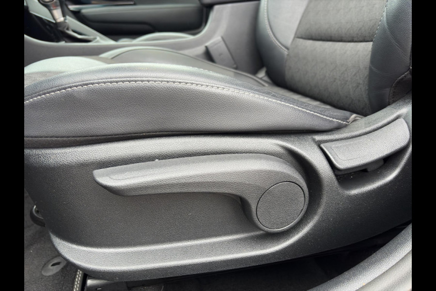 Kia Niro 1.6 GDi Hybrid Edition Automaat | H-Leder | Sensoren | Apple Carplay & Android Auto | Camera | Cruise | Schuifdak | Navi |