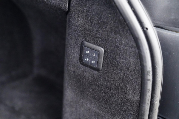 Land Rover Range Rover Sport 5.0 V8 SC SVR | Trekhaak | Meridian | HuD | Panorama | Lane Assist | Luchtvering | 360 cam | 22 inch