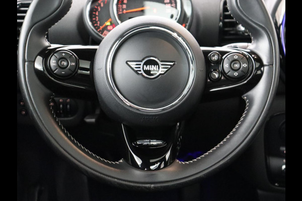 MINI Clubman 1.5 Cooper Chili | Panoramadak | Leder | Stoelverwarming | Carplay | Keyless | Navigatie | Climate control | Cruise control | Full LED