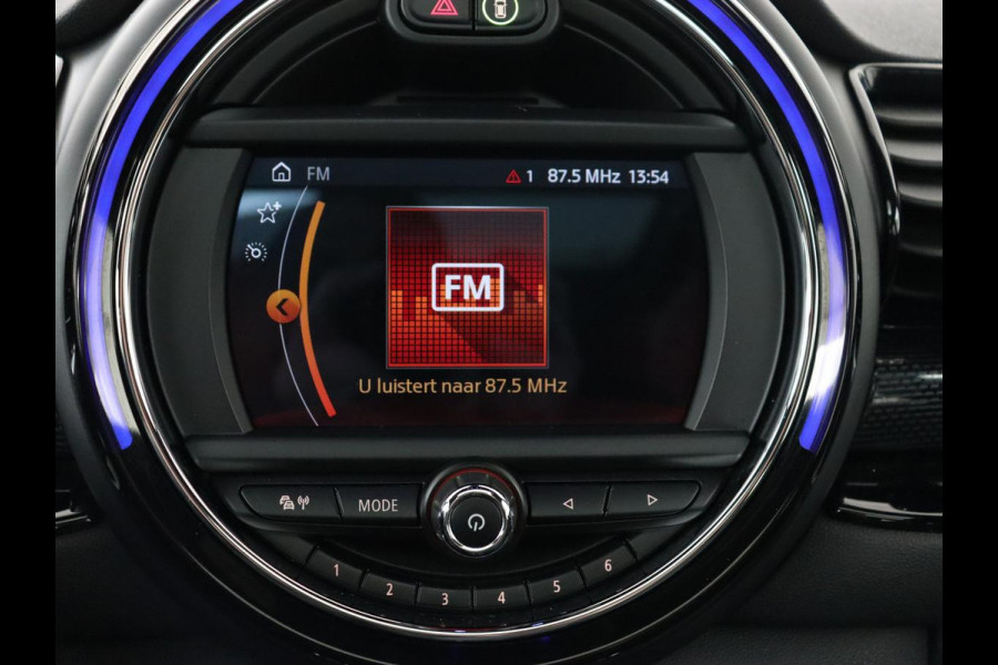 MINI Clubman 1.5 Cooper Chili | Panoramadak | Leder | Stoelverwarming | Carplay | Keyless | Navigatie | Climate control | Cruise control | Full LED