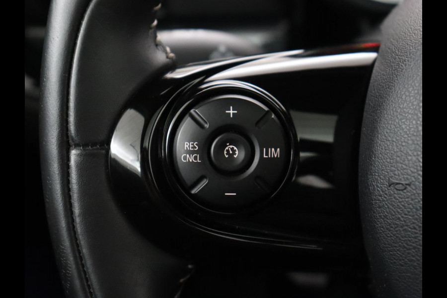 MINI Clubman 1.5 Cooper Chili | Panoramadak | Leder | Stoelverwarming | Carplay | Keyless | Navigatie | Climate control | Cruise control | Full LED