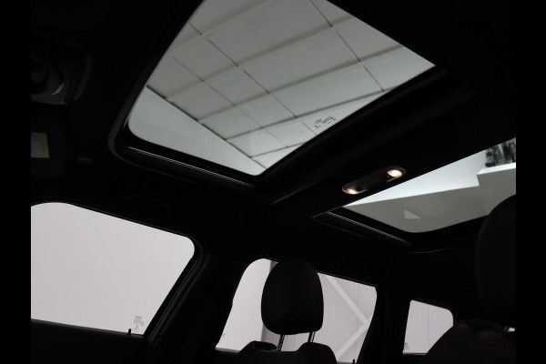 MINI Clubman 1.5 Cooper Chili | Panoramadak | Leder | Stoelverwarming | Carplay | Keyless | Navigatie | Climate control | Cruise control | Full LED