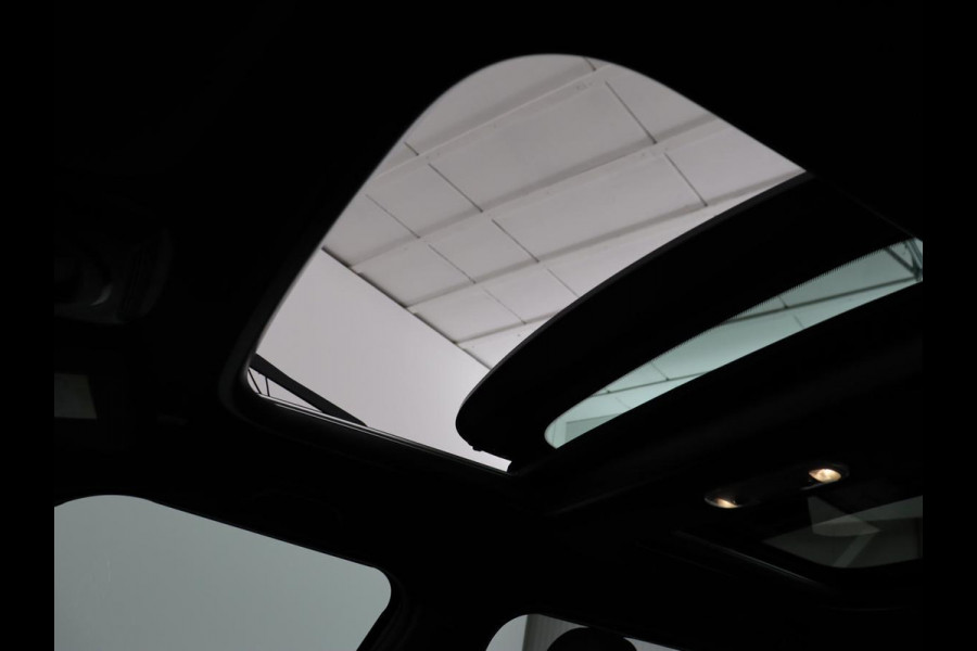 MINI Clubman 1.5 Cooper Chili | Panoramadak | Leder | Stoelverwarming | Carplay | Keyless | Navigatie | Climate control | Cruise control | Full LED