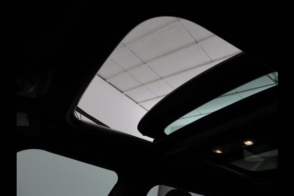 MINI Clubman 1.5 Cooper Chili | Panoramadak | Leder | Stoelverwarming | Carplay | Keyless | Navigatie | Climate control | Cruise control | Full LED