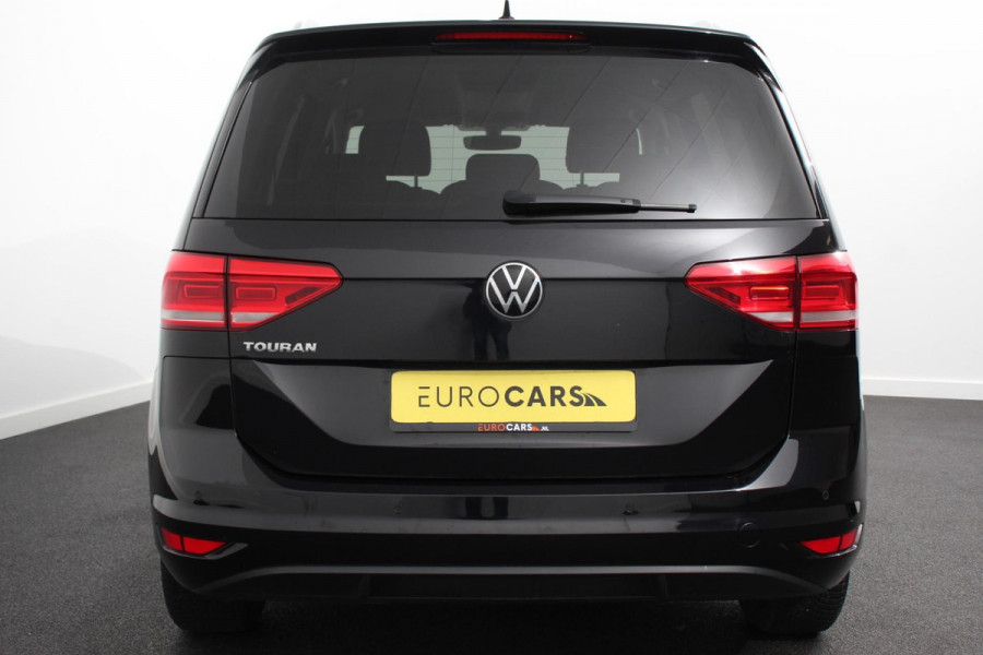 Volkswagen Touran 1.5 TSI DSG Highline 7p | Navigatie | Apple Carplay/Android Auto | Parkeersensoren | Adaptive Cruise Control | Stoel-en stuurverwarming | Elektrische achterklep | Getinte ramen | Climatronic