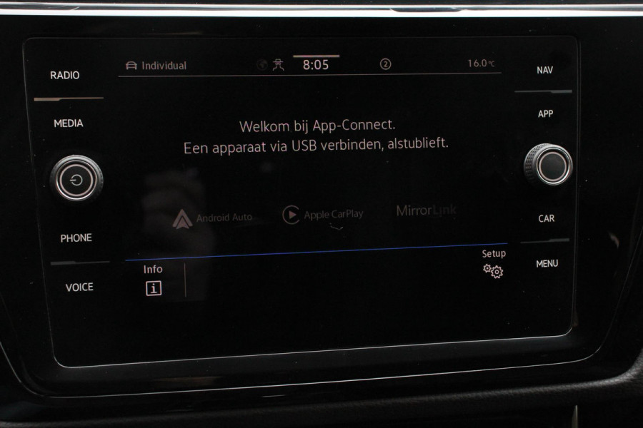 Volkswagen Touran 1.5 TSI DSG Highline 7p | Navigatie | Apple Carplay/Android Auto | Parkeersensoren | Adaptive Cruise Control | Stoel-en stuurverwarming | Elektrische achterklep | Getinte ramen | Climatronic