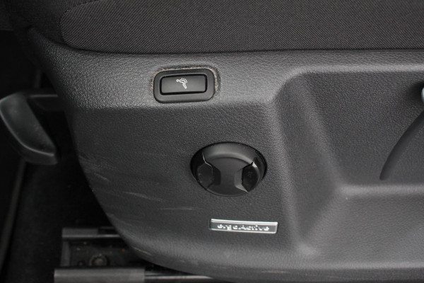 Volkswagen Touran 1.5 TSI DSG Highline 7p | Navigatie | Apple Carplay/Android Auto | Parkeersensoren | Adaptive Cruise Control | Stoel-en stuurverwarming | Elektrische achterklep | Getinte ramen | Climatronic