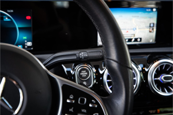 Mercedes-Benz A-Klasse 180 Business Solution AMG Ambient Cruise Navigatie Camera Sportstoelen Leer LED 19" LMV