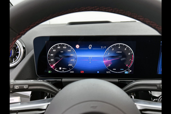 Mercedes-Benz GLA 180 Business Solution AMG | Premium Plus Pakket | Trekhaak | Nightpakket | GUARD 360 ° Vehicle protection Plus | Head-up display | Memorypakket | 360°-camera | Augmented Reality navigatie |
