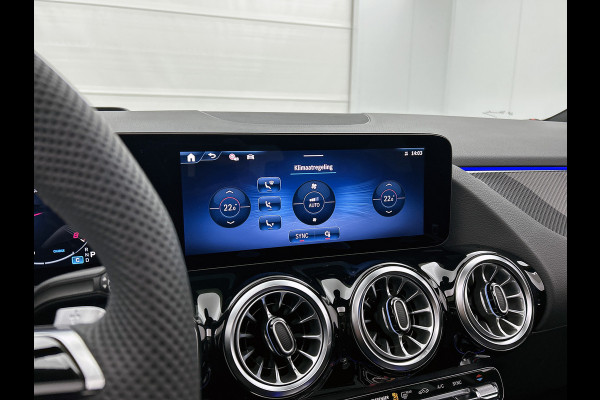 Mercedes-Benz GLA 180 Business Solution AMG | Premium Plus Pakket | Trekhaak | Nightpakket | GUARD 360 ° Vehicle protection Plus | Head-up display | Memorypakket | 360°-camera | Augmented Reality navigatie |