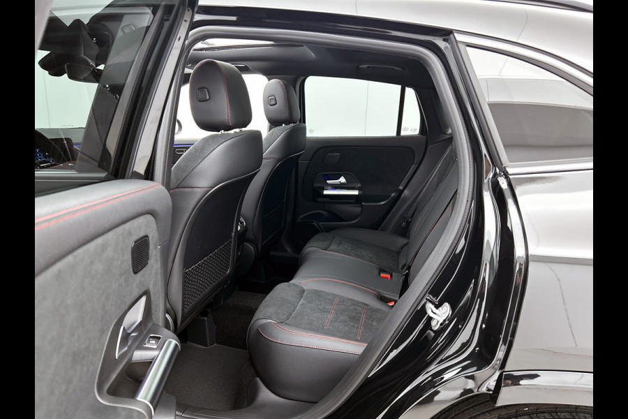 Mercedes-Benz GLA 180 Business Solution AMG | Premium Plus Pakket | Trekhaak | Nightpakket | GUARD 360 ° Vehicle protection Plus | Head-up display | Memorypakket | 360°-camera | Augmented Reality navigatie |