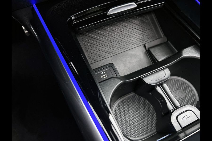 Mercedes-Benz GLA 180 Business Solution AMG | Premium Plus Pakket | Trekhaak | Nightpakket | GUARD 360 ° Vehicle protection Plus | Head-up display | Memorypakket | 360°-camera | Augmented Reality navigatie |