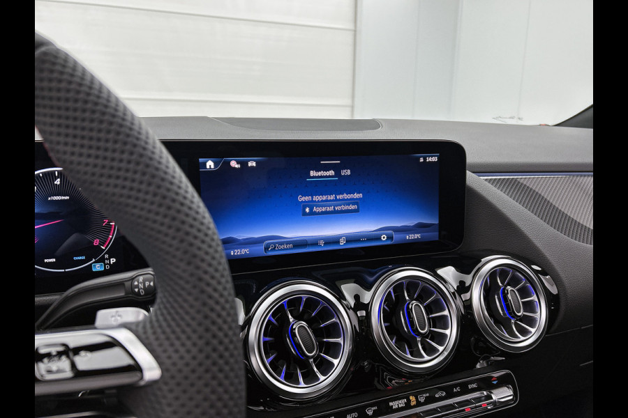 Mercedes-Benz GLA 180 Business Solution AMG | Premium Plus Pakket | Trekhaak | Nightpakket | GUARD 360 ° Vehicle protection Plus | Head-up display | Memorypakket | 360°-camera | Augmented Reality navigatie |