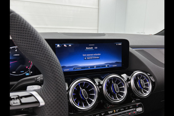 Mercedes-Benz GLA 180 Business Solution AMG | Premium Plus Pakket | Trekhaak | Nightpakket | GUARD 360 ° Vehicle protection Plus | Head-up display | Memorypakket | 360°-camera | Augmented Reality navigatie |