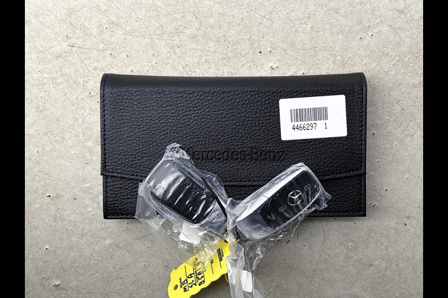 Mercedes-Benz GLA 180 Business Solution AMG | Premium Plus Pakket | Trekhaak | Nightpakket | GUARD 360 ° Vehicle protection Plus | Head-up display | Memorypakket | 360°-camera | Augmented Reality navigatie |