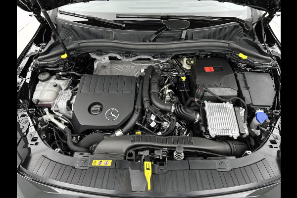 Mercedes-Benz GLA 180 Business Solution AMG | Premium Plus Pakket | Trekhaak | Nightpakket | GUARD 360 ° Vehicle protection Plus | Head-up display | Memorypakket | 360°-camera | Augmented Reality navigatie |