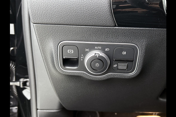 Mercedes-Benz GLA 180 Business Solution AMG | Premium Plus Pakket | Trekhaak | Nightpakket | GUARD 360 ° Vehicle protection Plus | Head-up display | Memorypakket | 360°-camera | Augmented Reality navigatie |