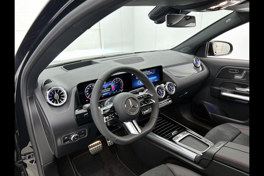 Mercedes-Benz GLA 180 Business Solution AMG | Premium Plus Pakket | Trekhaak | Nightpakket | GUARD 360 ° Vehicle protection Plus | Head-up display | Memorypakket | 360°-camera | Augmented Reality navigatie |