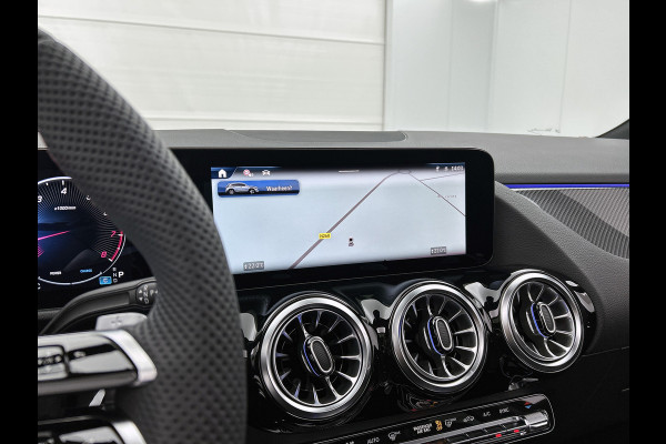 Mercedes-Benz GLA 180 Business Solution AMG | Premium Plus Pakket | Trekhaak | Nightpakket | GUARD 360 ° Vehicle protection Plus | Head-up display | Memorypakket | 360°-camera | Augmented Reality navigatie |