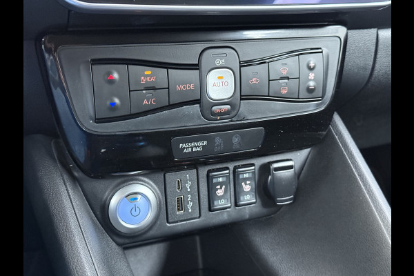 Nissan Leaf N-Connecta 40kWh Navi Ecc 360°Camera Adap.Cruise Pdc Keyless Blindspot Apple Carplay Android Auto Lmv 17" Stoel+Stuurverwarming DAB Bluetooth Lmv Privacyglas 1e Eigenaar Origineel Nederlandse Auto