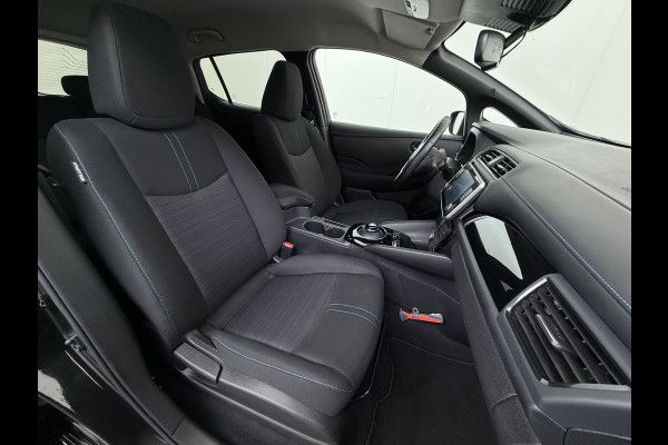Nissan Leaf N-Connecta 40kWh Navi Ecc 360°Camera Adap.Cruise Pdc Keyless Blindspot Apple Carplay Android Auto Lmv 17" Stoel+Stuurverwarming DAB Bluetooth Lmv Privacyglas 1e Eigenaar Origineel Nederlandse Auto