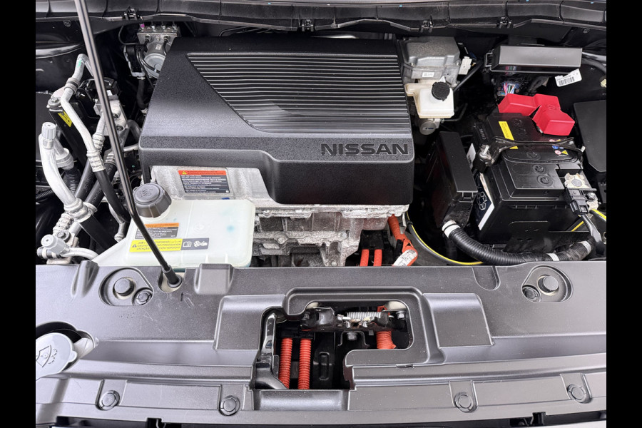 Nissan Leaf N-Connecta 40kWh Navi Ecc 360°Camera Adap.Cruise Pdc Keyless Blindspot Apple Carplay Android Auto Lmv 17" Stoel+Stuurverwarming DAB Bluetooth Lmv Privacyglas 1e Eigenaar Origineel Nederlandse Auto