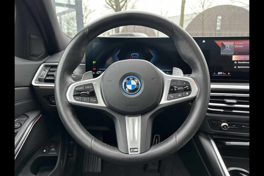 BMW 3 Serie Touring 320e M-SPORT | FACELIFT| PANO|1.STE EIGENAAR, DEALER OH. | LEER | ELEK. TREKHAAK| FABRIEKSGARANTIE T/M 08 2027| LEER| STOELVERWARMING| 19 INCH! SUPER COMPLEET!