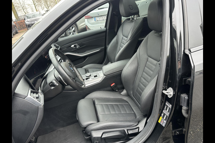 BMW 3 Serie Touring 320e M-SPORT | FACELIFT| PANO|1.STE EIGENAAR, DEALER OH. | LEER | ELEK. TREKHAAK| FABRIEKSGARANTIE T/M 08 2027| LEER| STOELVERWARMING| 19 INCH! SUPER COMPLEET!