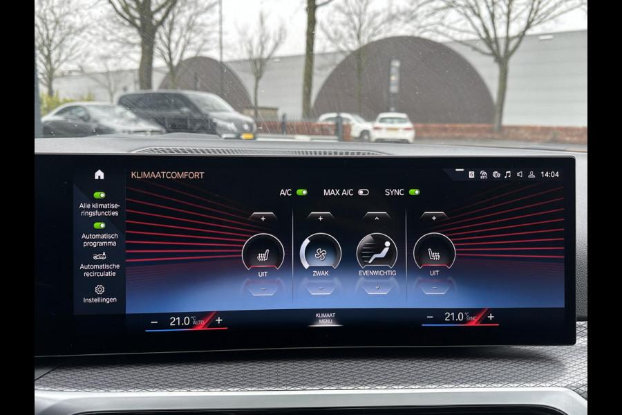 BMW 3 Serie Touring 320e M-SPORT | FACELIFT| PANO|1.STE EIGENAAR, DEALER OH. | LEER | ELEK. TREKHAAK| FABRIEKSGARANTIE T/M 08 2027| LEER| STOELVERWARMING| 19 INCH! SUPER COMPLEET!