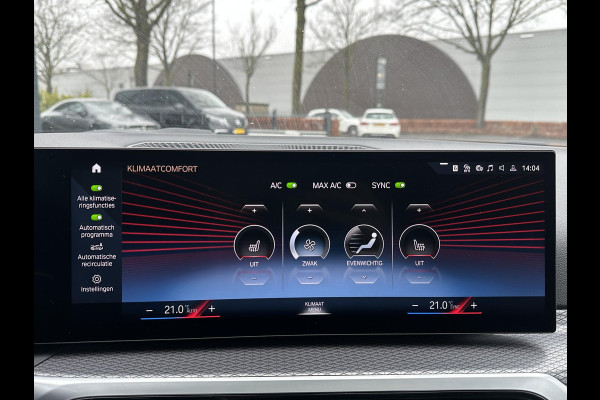 BMW 3 Serie Touring 320e M-SPORT | FACELIFT| PANO|1.STE EIGENAAR, DEALER OH. | LEER | ELEK. TREKHAAK| FABRIEKSGARANTIE T/M 08 2027| LEER| STOELVERWARMING| 19 INCH! SUPER COMPLEET!