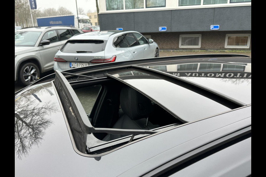 BMW 3 Serie Touring 320e M-SPORT | FACELIFT| PANO|1.STE EIGENAAR, DEALER OH. | LEER | ELEK. TREKHAAK| FABRIEKSGARANTIE T/M 08 2027| LEER| STOELVERWARMING| 19 INCH! SUPER COMPLEET!