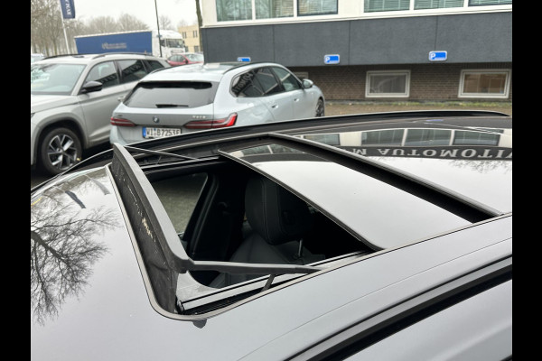 BMW 3 Serie Touring 320e M-SPORT | FACELIFT| PANO|1.STE EIGENAAR, DEALER OH. | LEER | ELEK. TREKHAAK| FABRIEKSGARANTIE T/M 08 2027| LEER| STOELVERWARMING| 19 INCH! SUPER COMPLEET!