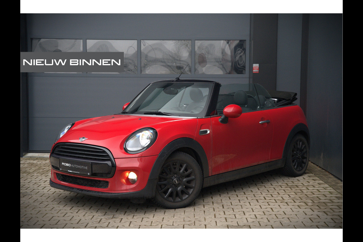 MINI Cabrio 1.5 Cooper Chili | Stoelverwarming | Cruise Control | Navigatie | Parkeersensoren | Keyless | Climate Control | Black Pack | Dealer Onderhouden |