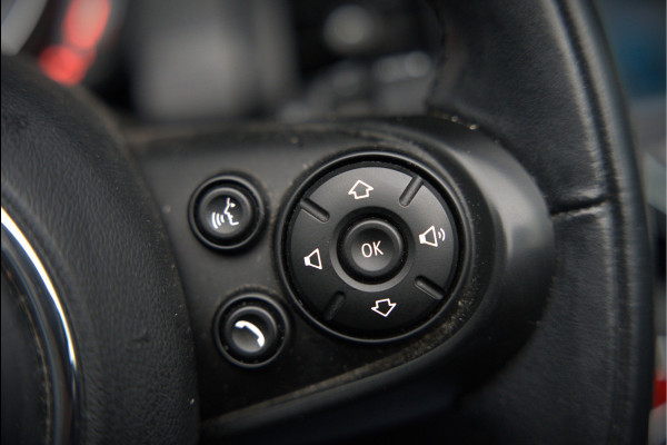 MINI Cabrio 1.5 Cooper Chili | Stoelverwarming | Cruise Control | Navigatie | Parkeersensoren | Keyless | Climate Control | Black Pack | Dealer Onderhouden |